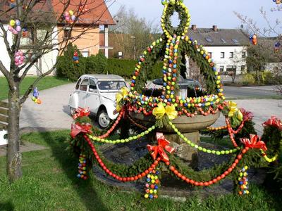 Osterbrunnen in Kleingesee