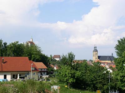 Blick auf Basilika und Burg Gweinstein